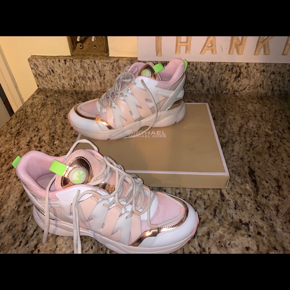 Sneakers - Picture 2 of 3